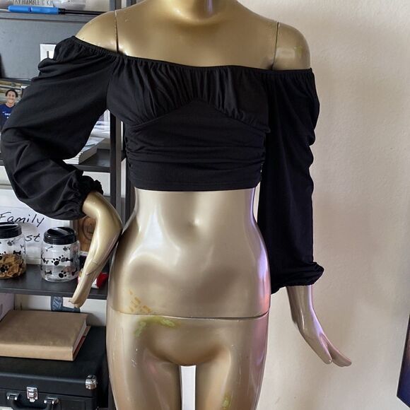 Ribbed, black, crop top balloon sleeve, banded waist can be worn off  shoulder - Picture 8 of 8